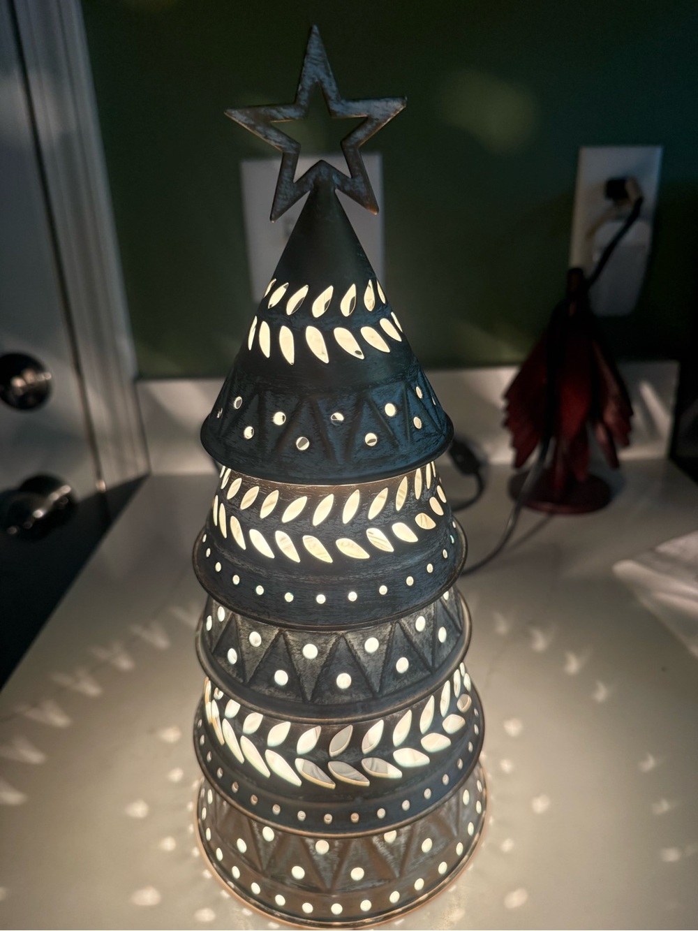 Scentsy fir tree wax warmer